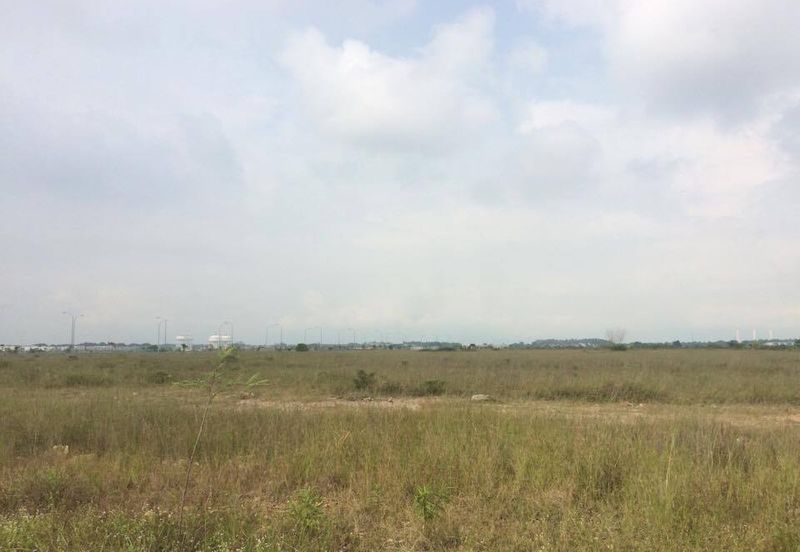 West Port, Pulau Indah