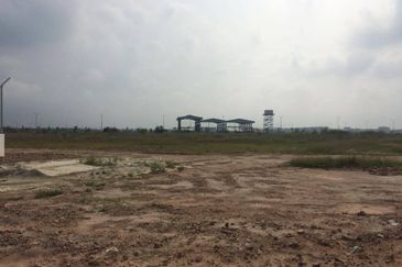 West Port, Pulau Indah