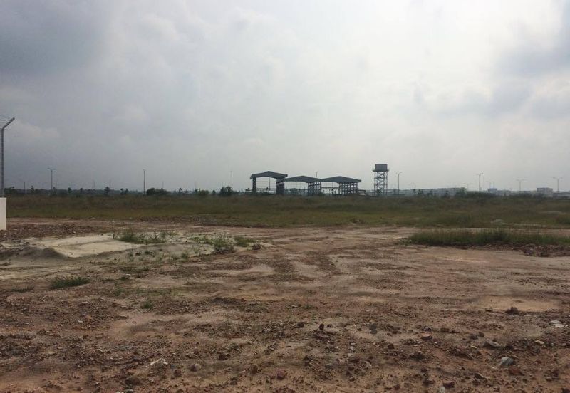 West Port, Pulau Indah