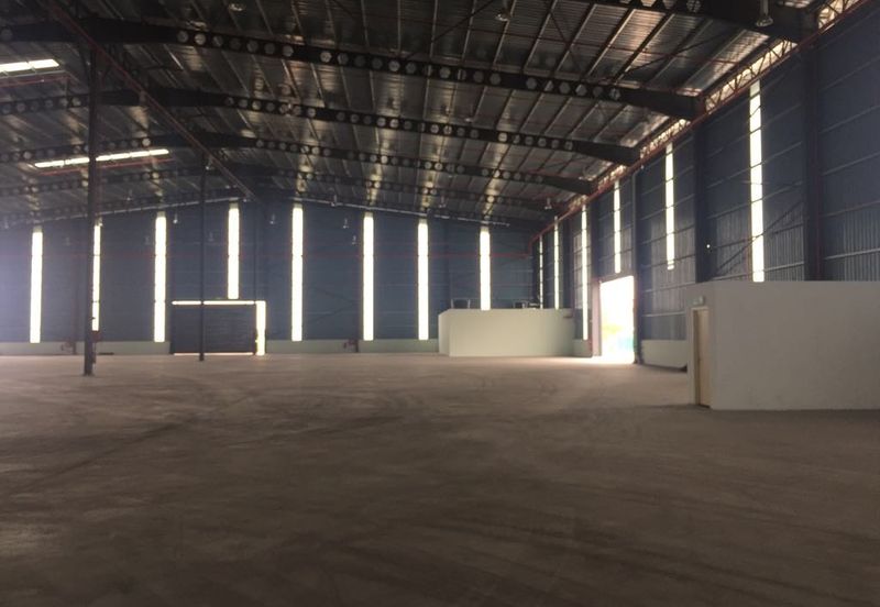 West Port, Pulau Indah