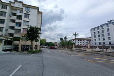 Subang Perdana Goodyear Court 7