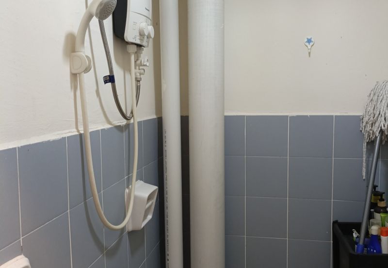 Residensi Bistaria, Ukay Bistari