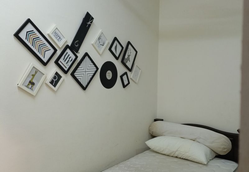 Residensi Bistaria, Ukay Bistari