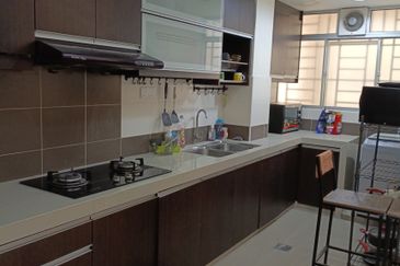 Residensi Bistaria, Ukay Bistari