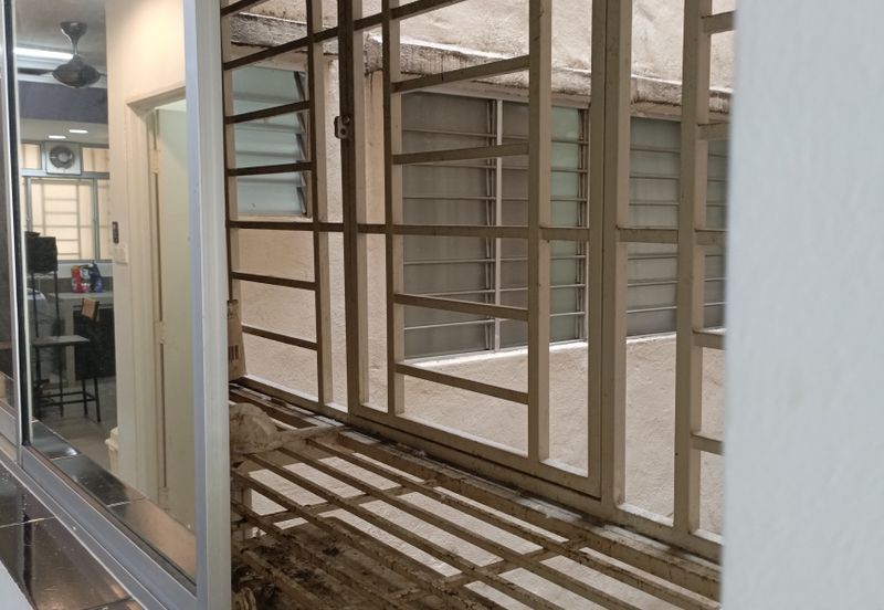 Residensi Bistaria, Ukay Bistari