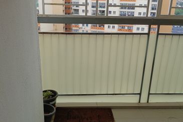 Residensi Bistaria, Ukay Bistari