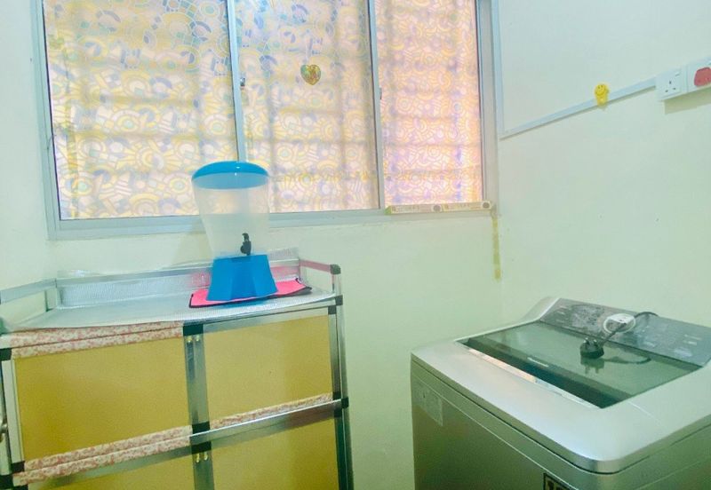 Residensi Bistaria, Ukay Bistari