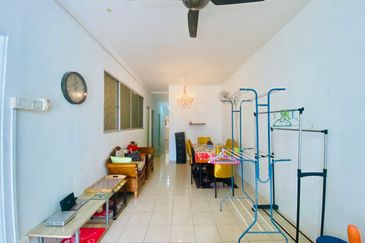 Residensi Bistaria, Ukay Bistari