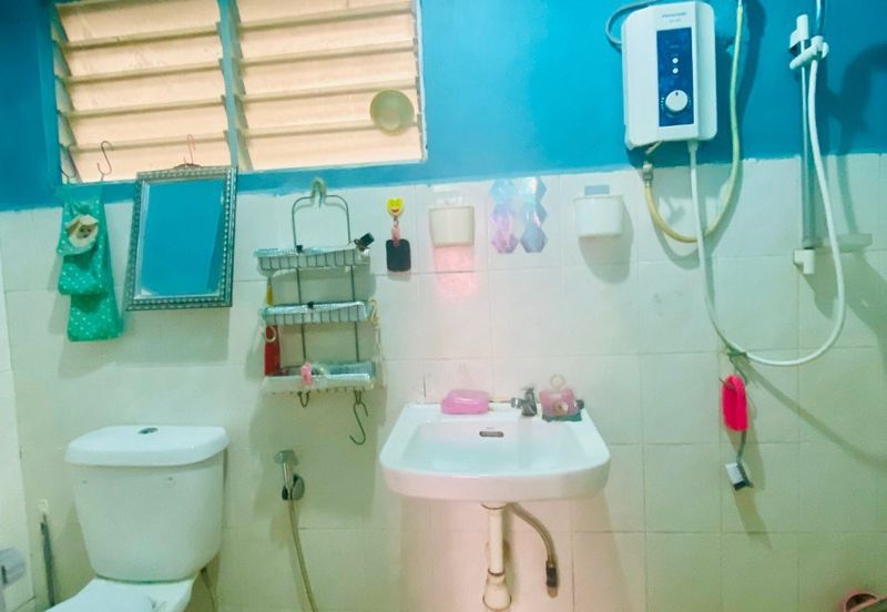 Residensi Bistaria, Ukay Bistari