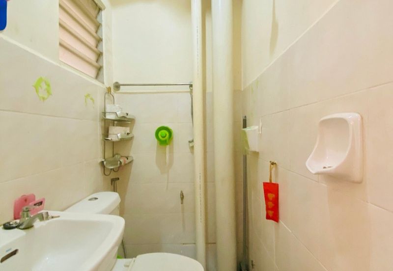 Residensi Bistaria, Ukay Bistari