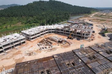 Summit Commercial Hub