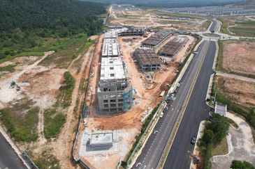 Summit Commercial Hub