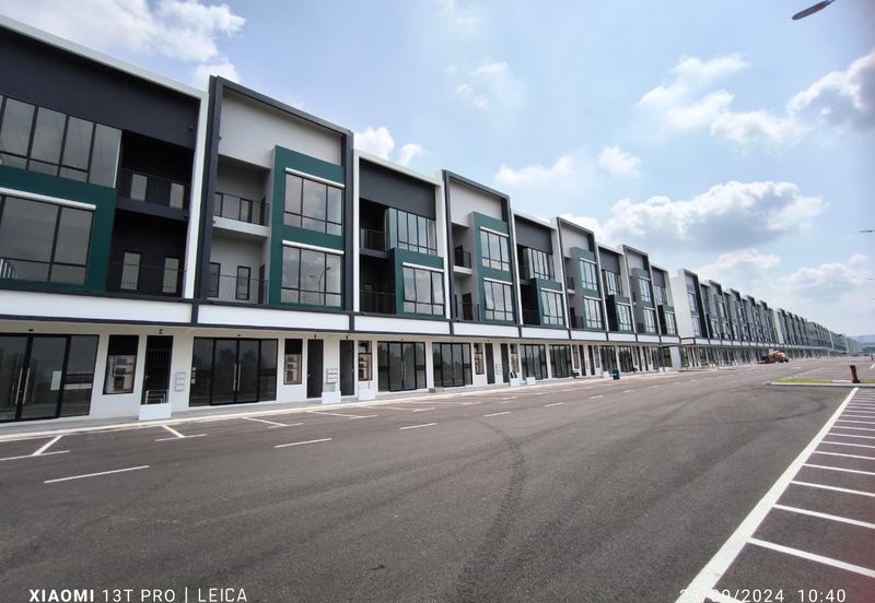 Austin Residence @Taman Mount Austin