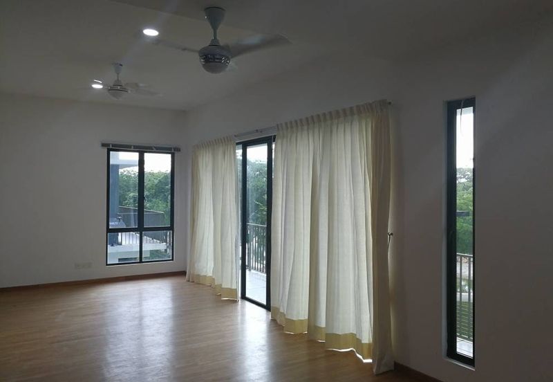 The Hills Residences, Senibong Cove