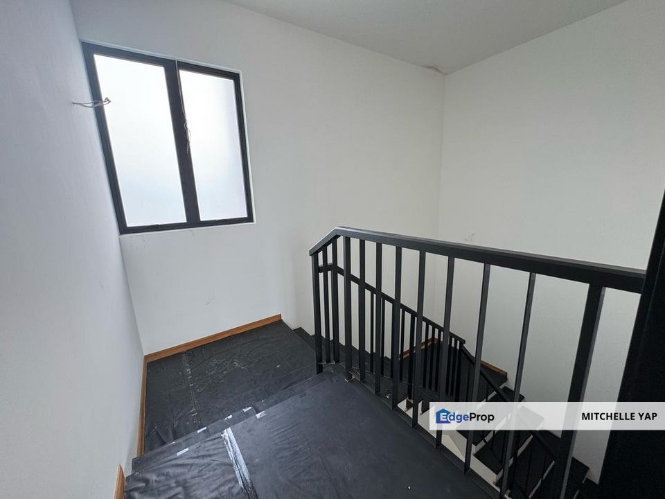 Senibong Cove @Waterway THREE Storey Terrace - 5+1 Bedrooms For SALES, Johor, Masai