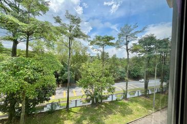 Sri Intan (Bandar Seri Alam)