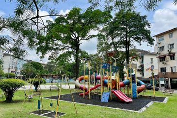 Sri Intan (Bandar Seri Alam)