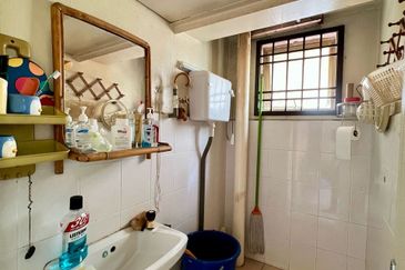 Sri Intan (Bandar Seri Alam)