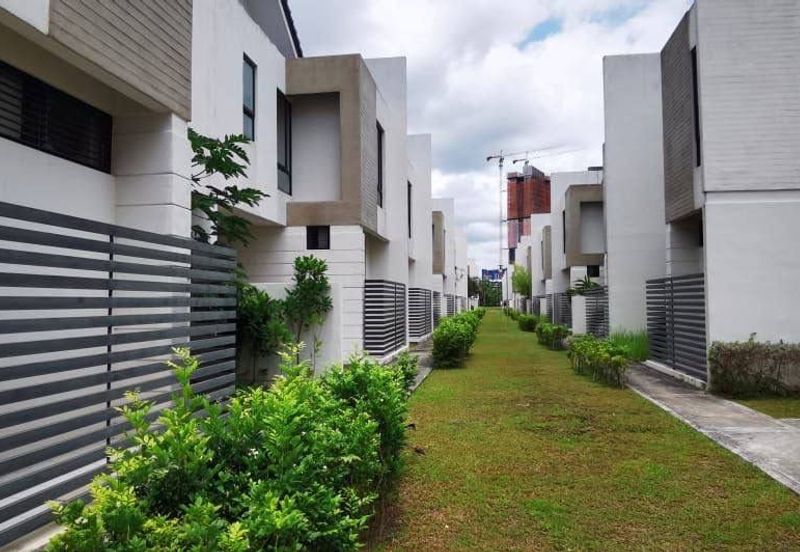 Avira Garden Terraces @ Medini