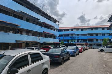 Flat Taman Ungku Tun Aminah