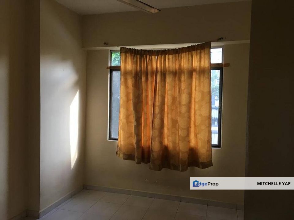 TAMPOI Sri Akasia Apartment - 3 bedrooms For SALES, Johor, Tampoi