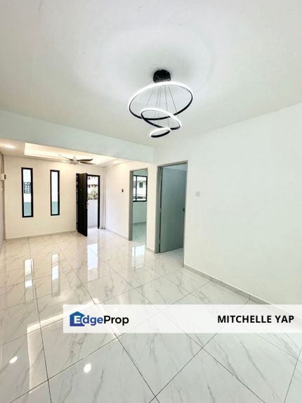Flat Tmn Ungku Tun Aminah - 2 bedrooms For SALES - LVL ONE, Johor, Johor Bahru