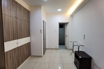 Golden Sands Seaview Residence