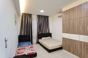 Golden Sands Seaview Residence