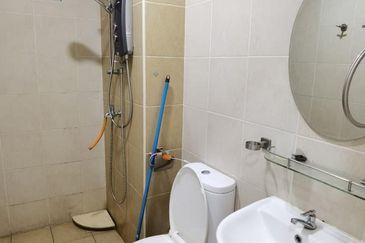 Golden Sands Seaview Residence