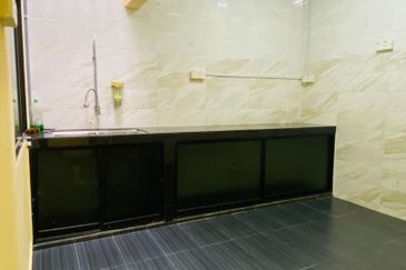 JB LARKIN JALAN TUN ABDUL RAZAK single storey for RENT - 3 BEDROOMS