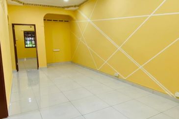 JB LARKIN JALAN TUN ABDUL RAZAK single storey for RENT - 3 BEDROOMS