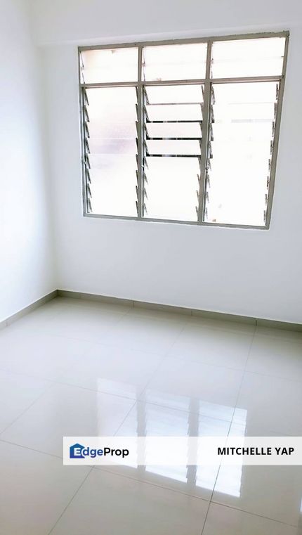 Tmn Johor jaya LC FLAT For SALES - 3 BEDROOMS, Johor, Johor Bahru