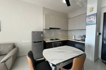 Baypoint @ Country Garden Danga Bay