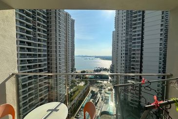 Baypoint @ Country Garden Danga Bay