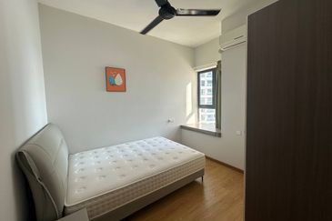 Baypoint @ Country Garden Danga Bay