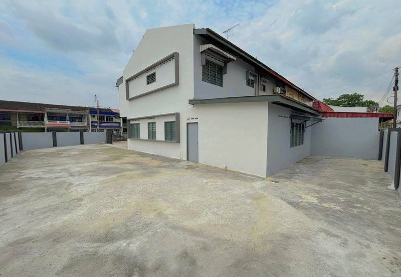 Taman Pelangi, Parit Jawa