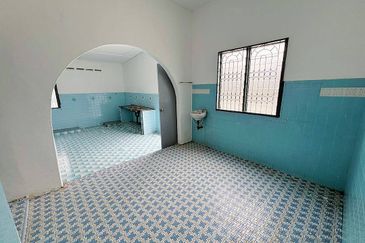 Taman Pelangi, Parit Jawa