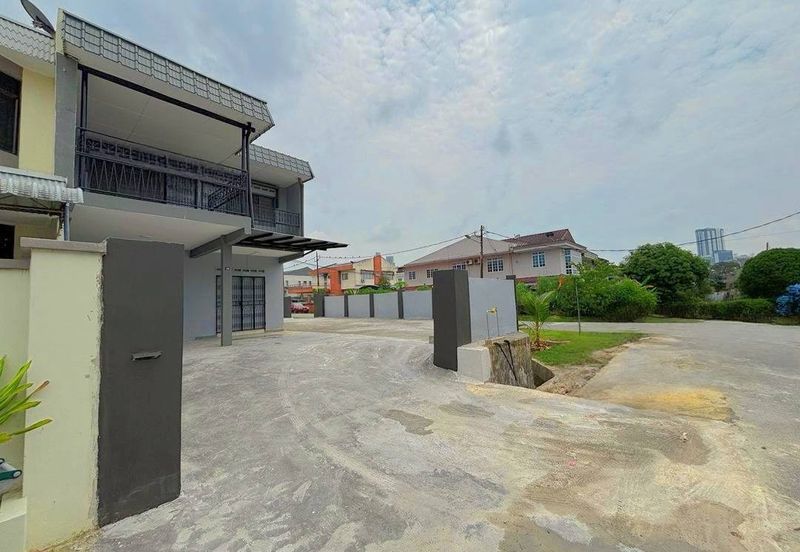 Taman Pelangi, Parit Jawa