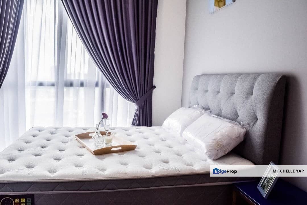 V@Summerplace Condo -ROOM RENTAL -- Balcony/Master Room, Johor, Johor Bahru