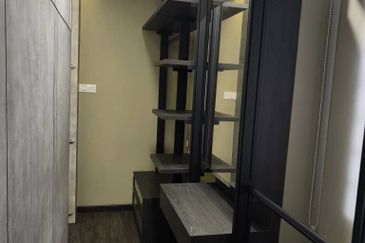 Aloha Tower Condominium