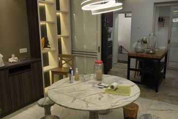 Aloha Tower Condominium