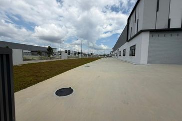 Eco Curve @ Eco Business Park 1