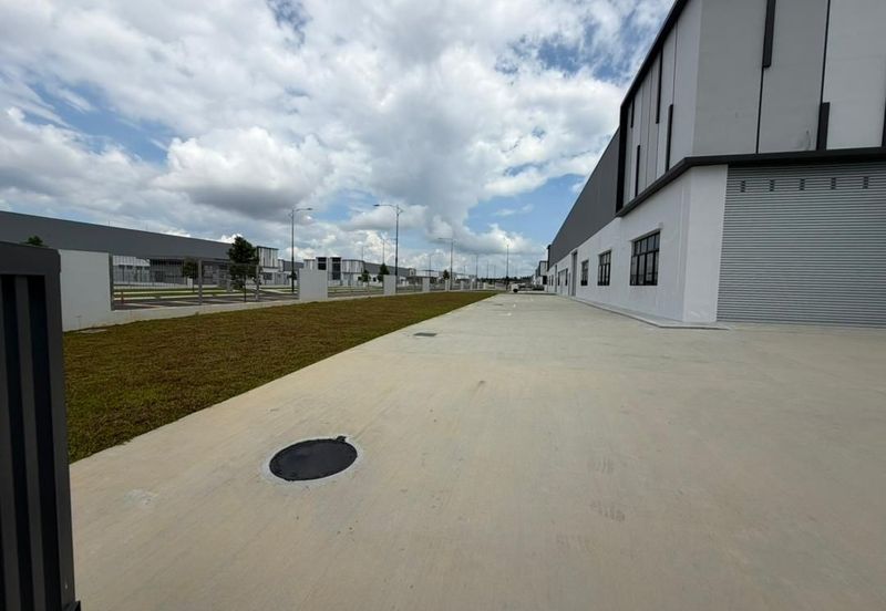 Eco Curve @ Eco Business Park 1