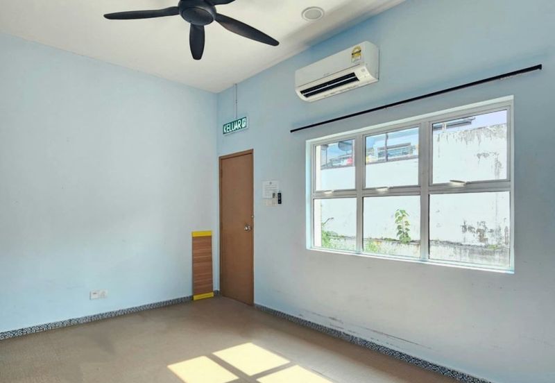 Stulang Laut / Darat