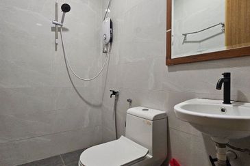 Stulang Laut / Darat