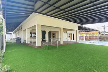 Stulang Laut / Darat