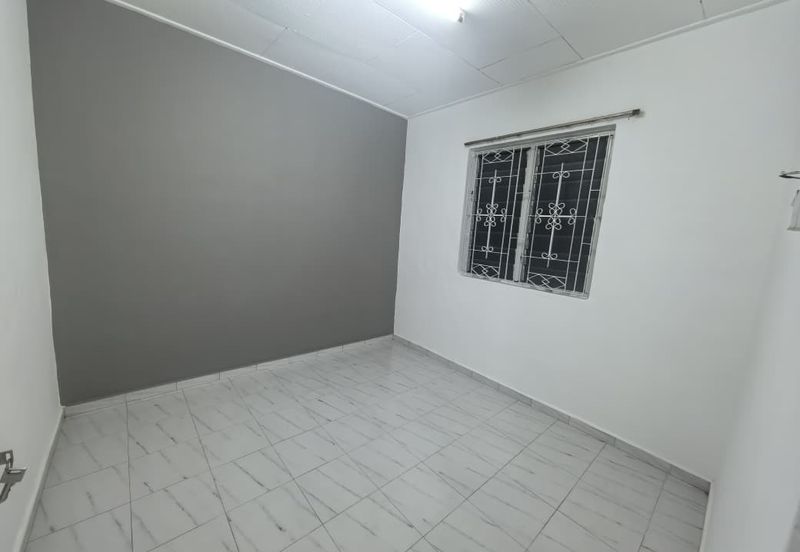 Flat Taman Ungku Tun Aminah