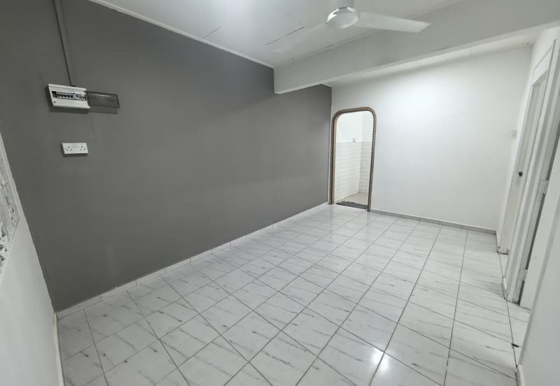 Flat Taman Ungku Tun Aminah