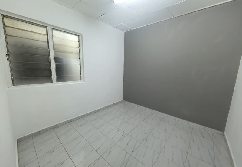 Flat Taman Ungku Tun Aminah