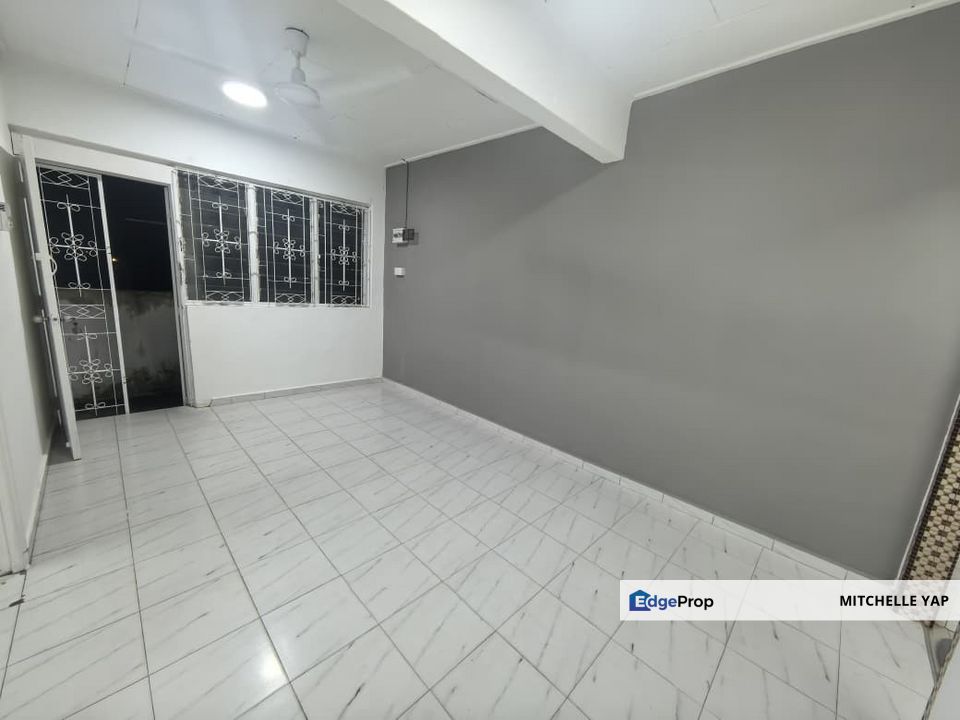 FLAT Taman Tun Aminah For SALES -2 BEDROOMS 油漆装修美美 , Johor, Johor Bahru